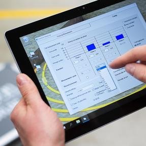 Data logger for the wireless temperature measurement when pressing thin plates